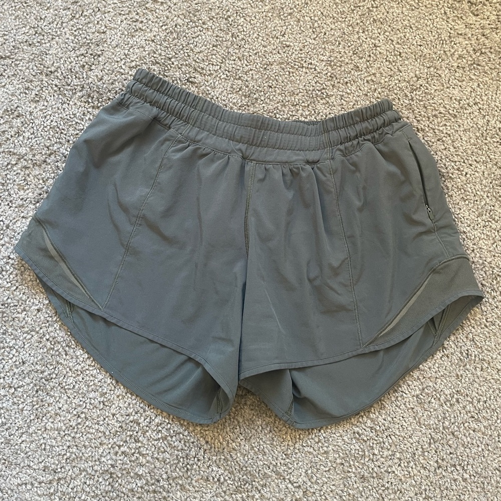 Lululemon Hotty Hot Short II 4”